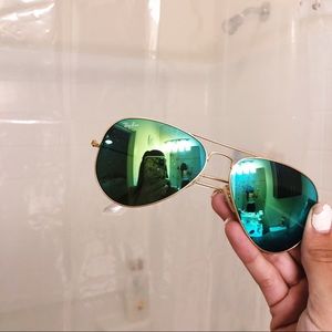 Authentic Ray-Ban Green reflection Aviator
